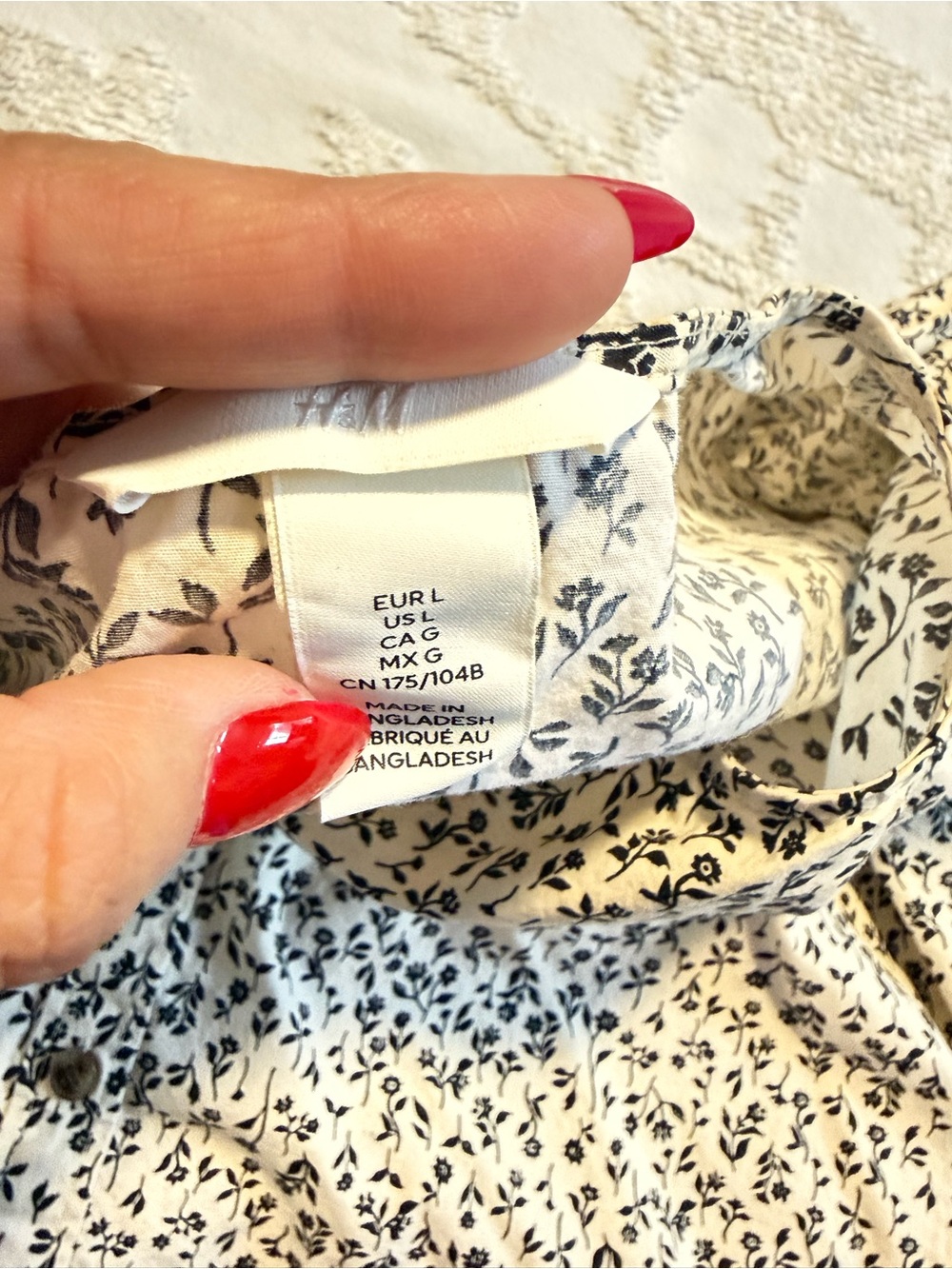 H&M Cream Blouse with Black Floral Print and Puff Sleeves - Picture 5 of 7